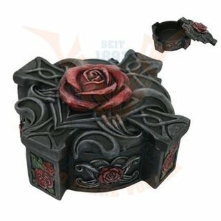 Kreuzkästchen mit Rosen
